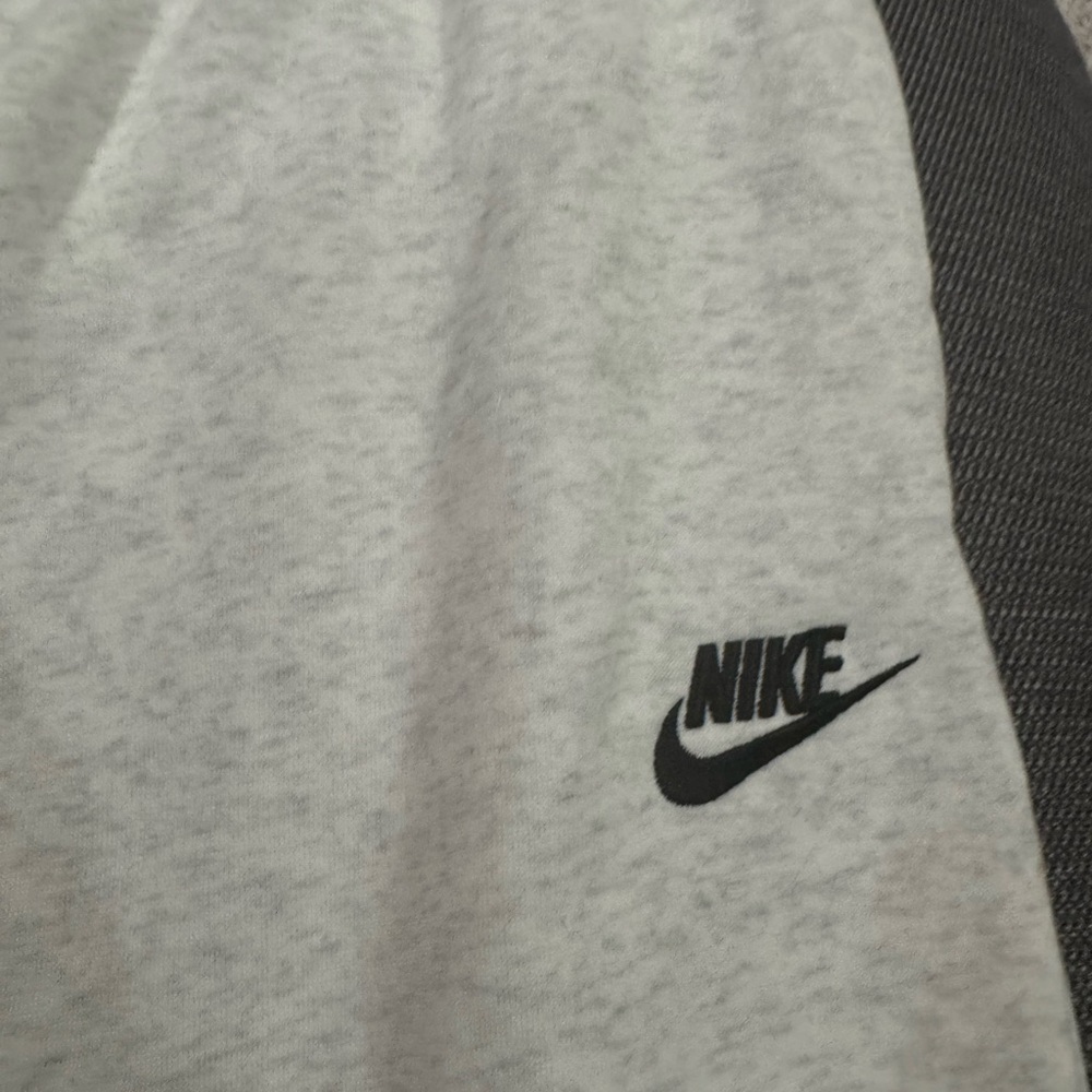 Nike light Gray joggers - Picture 7 of 7